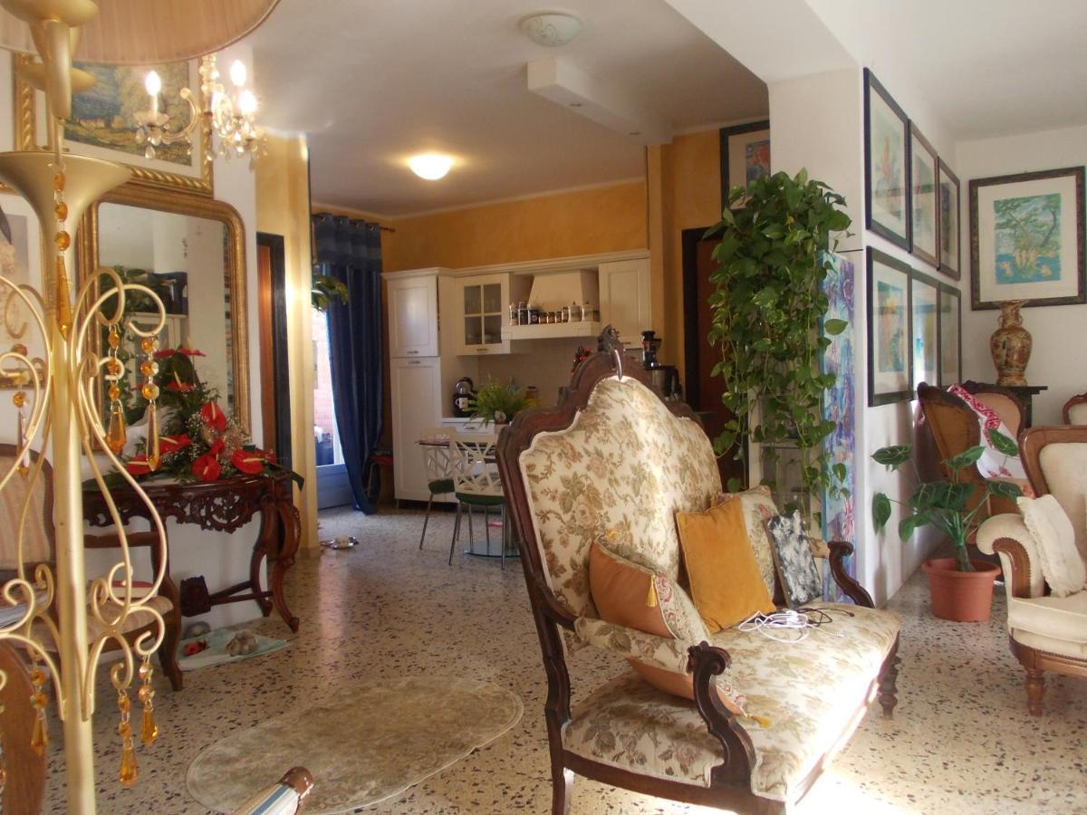 Domus Aurea Bed & Breakfast Oristano Exterior photo