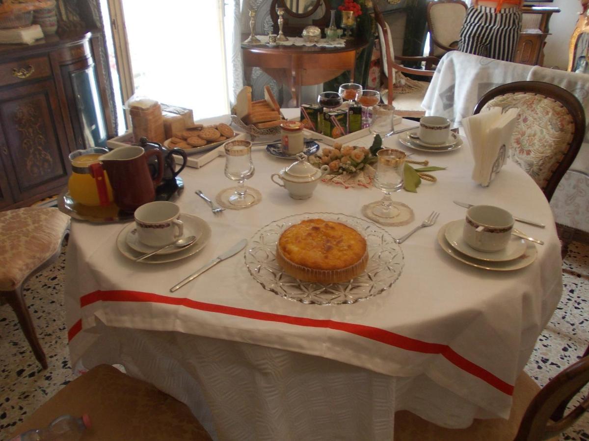 Domus Aurea Bed & Breakfast Oristano Exterior photo